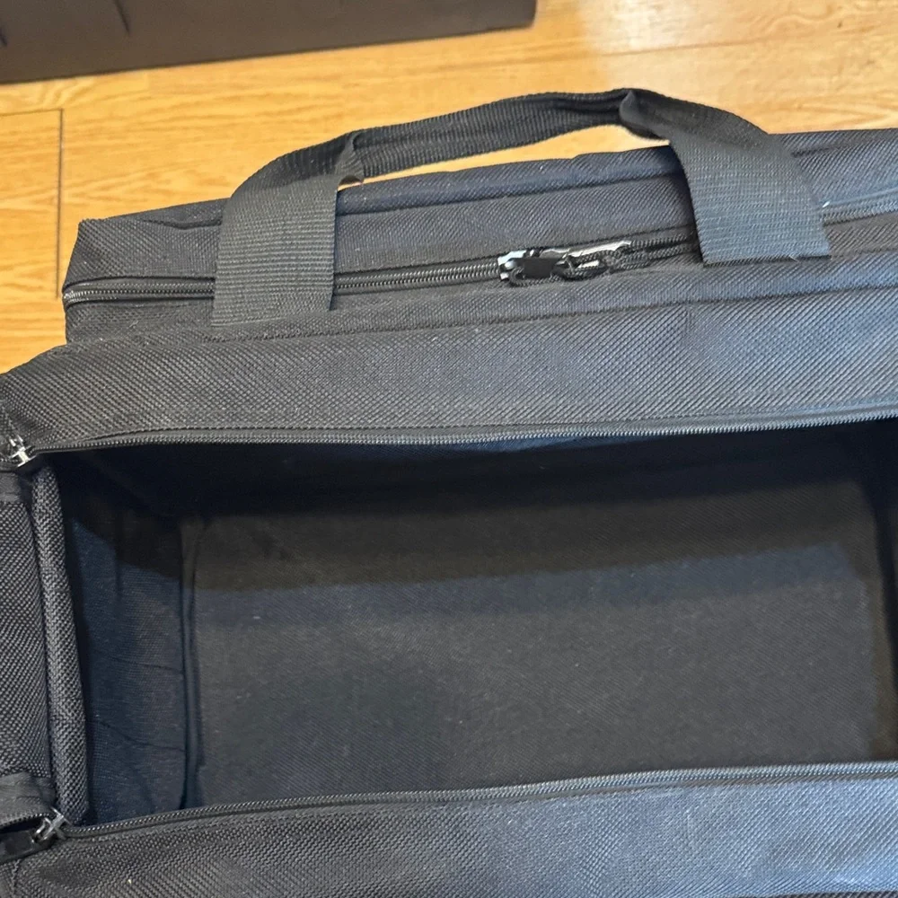 Black Storage duffle Gun Bag very spacious and a lots of space for everything